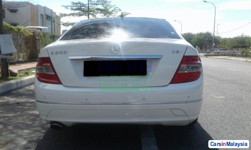 Mercedes Benz C-Class Automatic 2011 - image 4