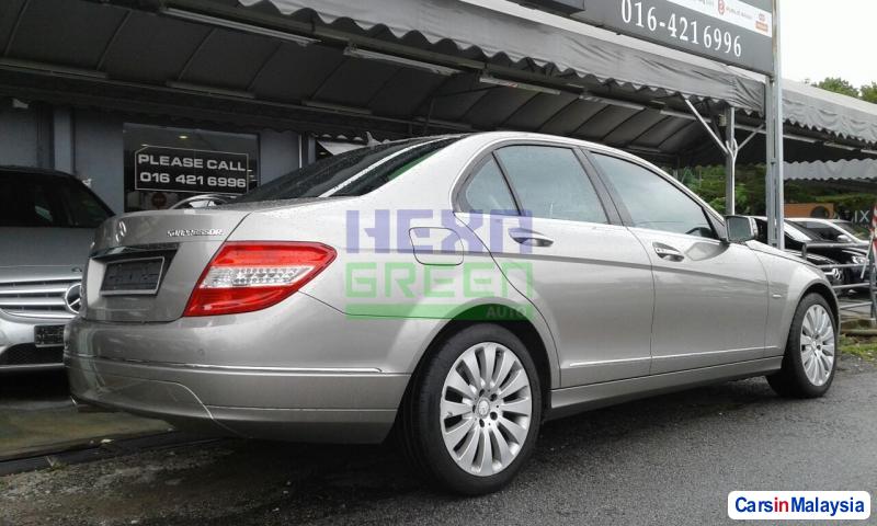 Mercedes Benz C-Class Automatic 2009 - image 4