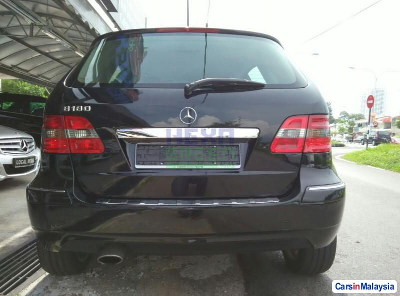 Mercedes Benz B180 Automatic 2011 - image 5