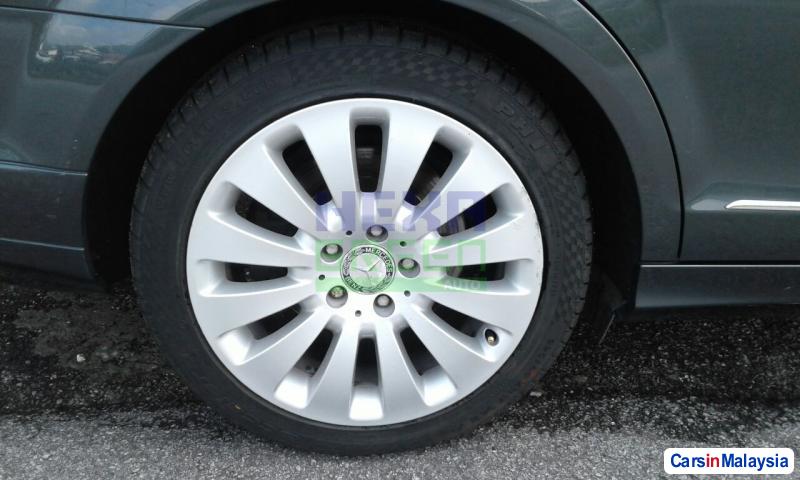 Mercedes Benz C-Class Automatic 2009 - image 6