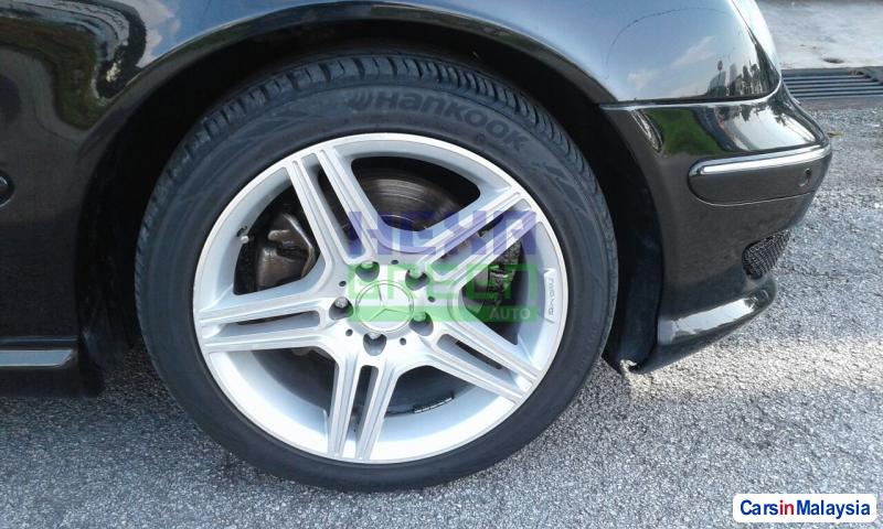 Mercedes Benz C-Class Automatic 2005 - image 6