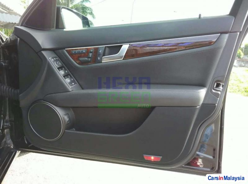 Mercedes Benz C-Class Automatic 2012 - image 7