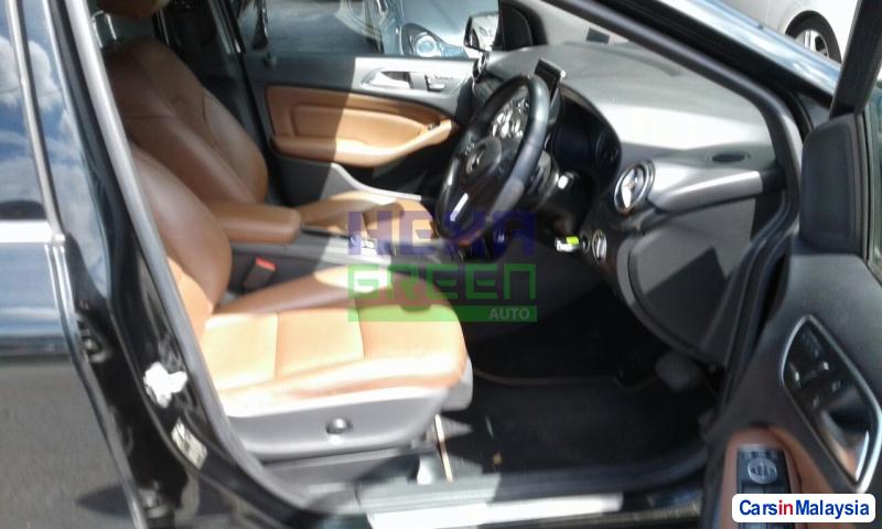 Mercedes Benz B200 CDI Automatic 2013 - image 8