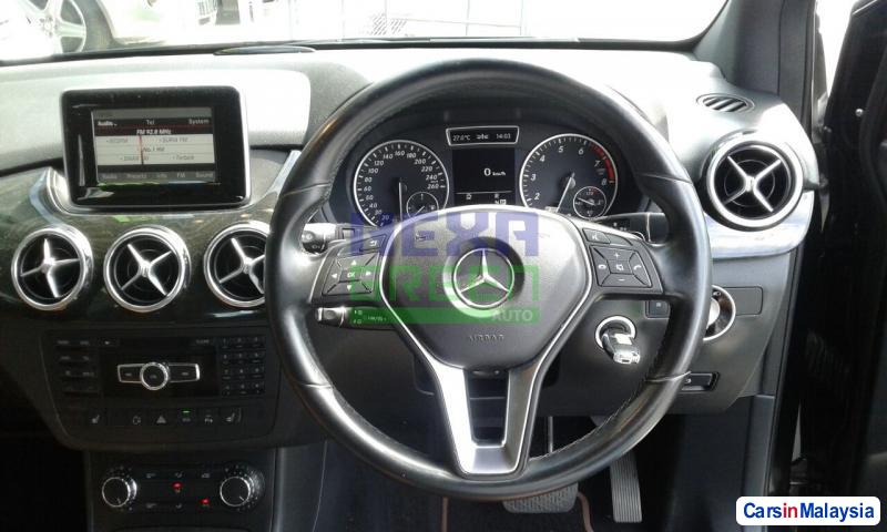 Mercedes Benz B200 CDI Automatic 2013 - image 9
