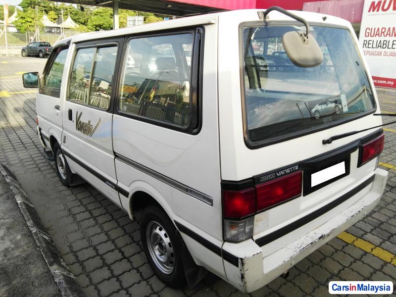 Nissan Vanette Manual 2005 - image 2