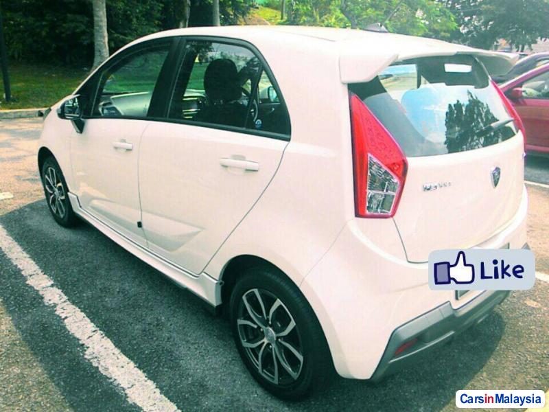 Proton Iriz Automatic 2015