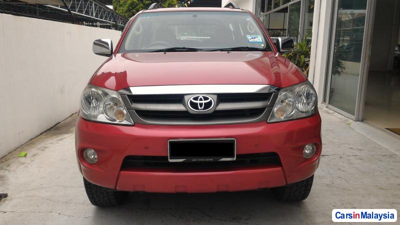Picture of Toyota Fortuner Automatic 2006