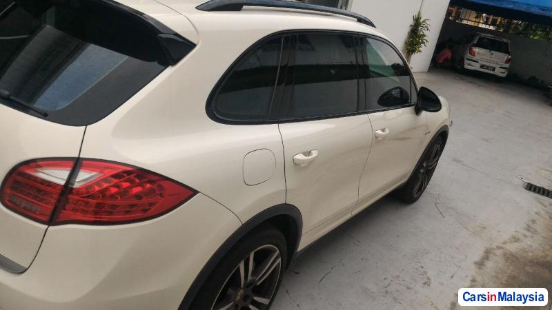 Porsche Cayenne Automatic 2011 - image 5