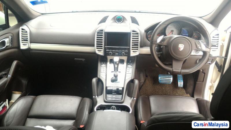 Porsche Cayenne Automatic 2011 - image 7