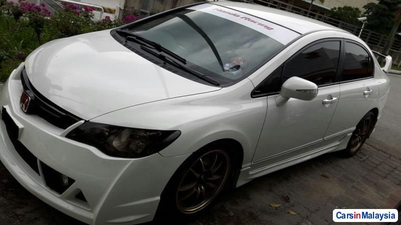 Pictures of Honda Civic Automatic 2011