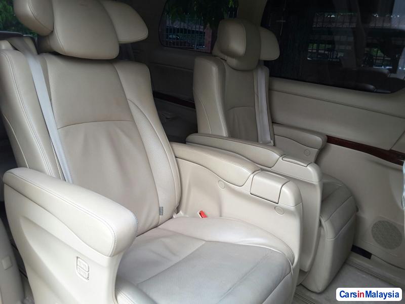 Toyota Vellfire Automatic 2008 - image 4