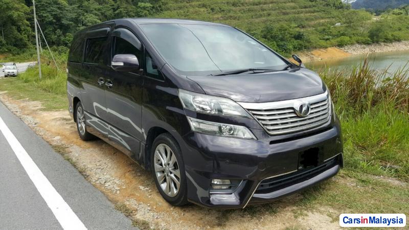 Picture of Toyota Vellfire Automatic 2013