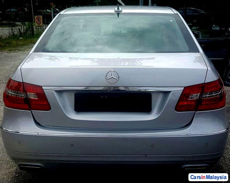 Mercedes Benz 250D Automatic 2013 - image 2