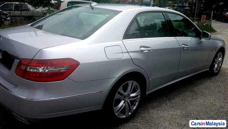 Mercedes Benz 250D Automatic 2013 - image 3