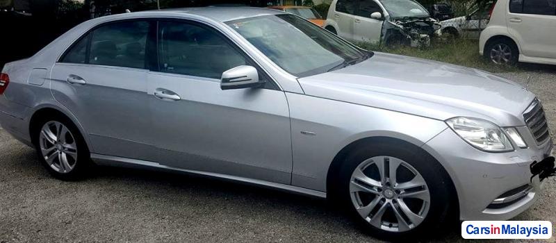 Mercedes Benz 250D Automatic 2013 - image 4