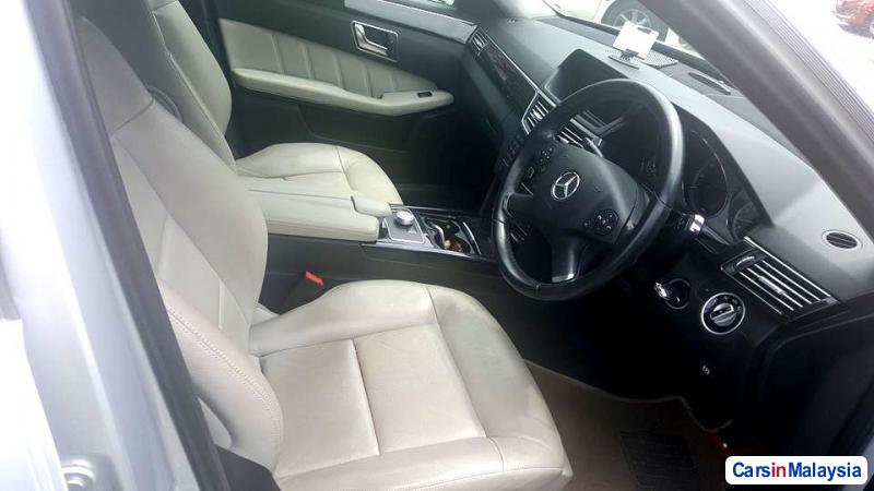 Mercedes Benz 250D Automatic 2013 - image 5