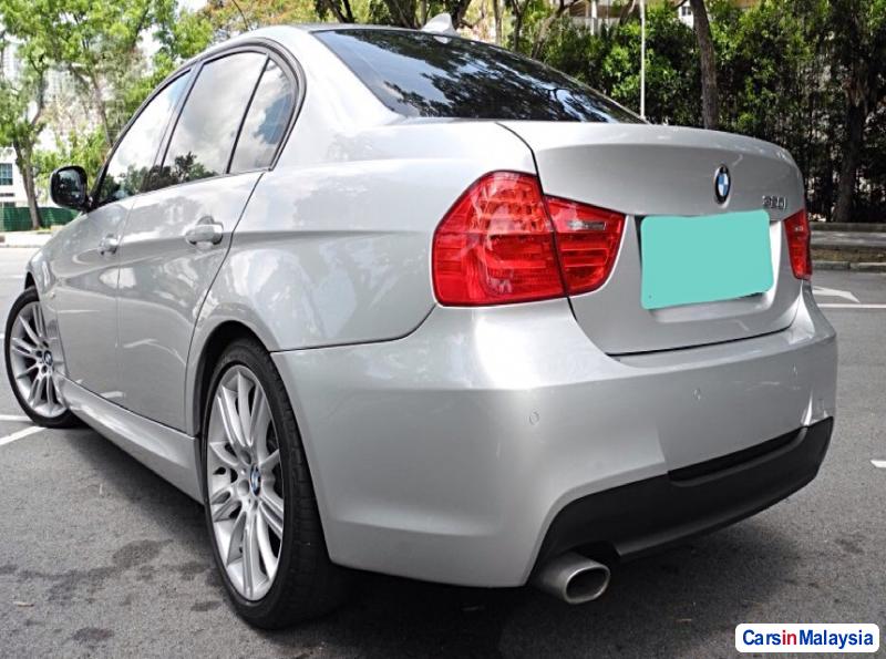BMW Automatic 2011 - image 3