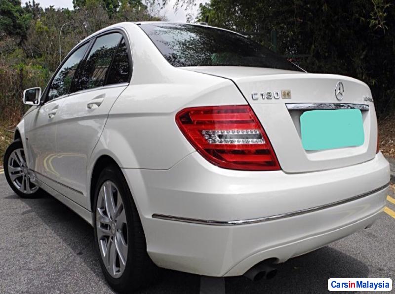 Mercedes Benz C-Class Automatic 2012 - image 3