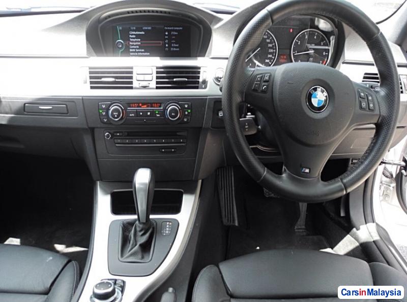 BMW Automatic 2011 - image 4