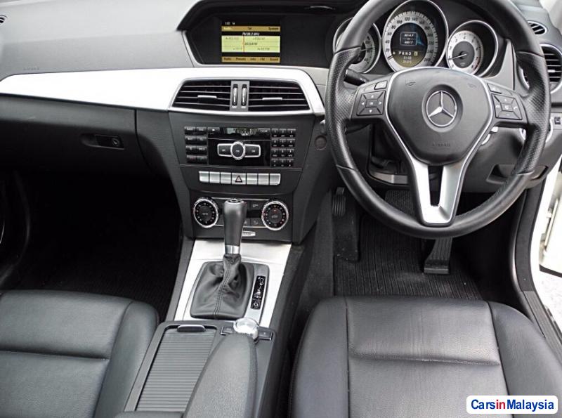 Mercedes Benz C-Class Automatic 2012 - image 4