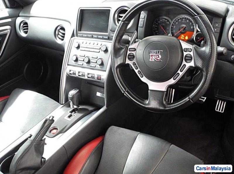 Nissan GTR Automatic 2013 - image 4