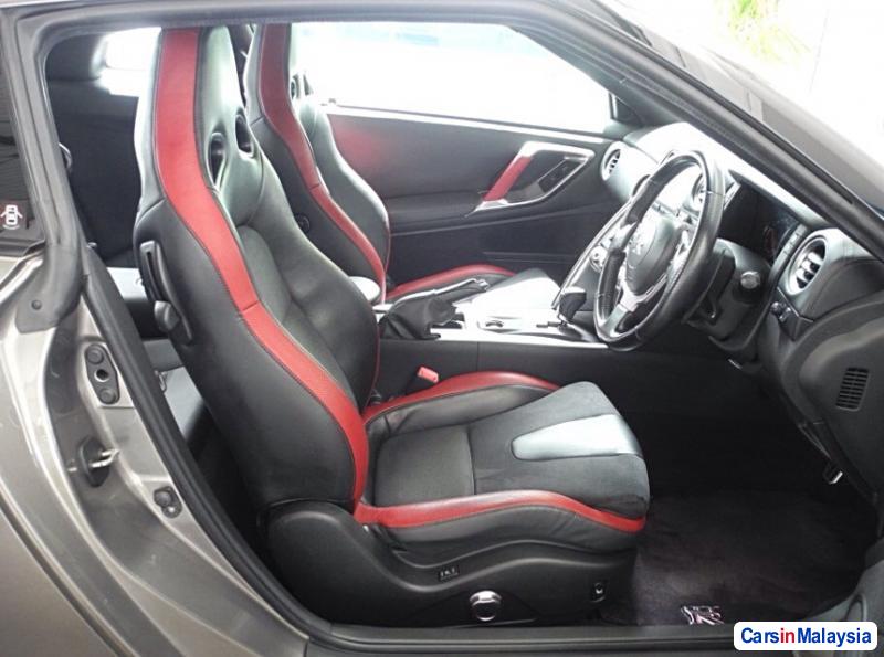 Nissan GTR Automatic 2013 - image 5