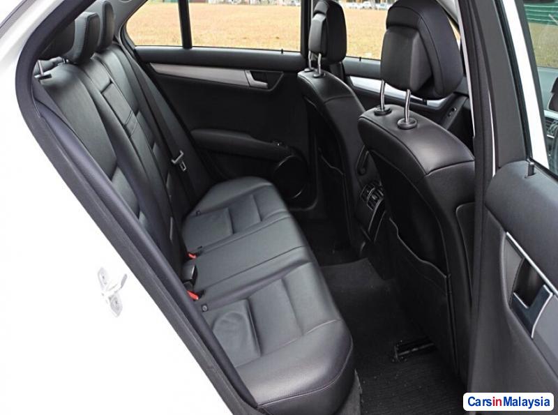 Mercedes Benz C-Class Automatic 2012 - image 6