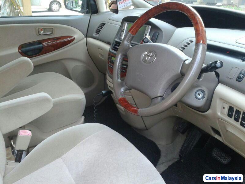 Toyota Estima Automatic 2006
