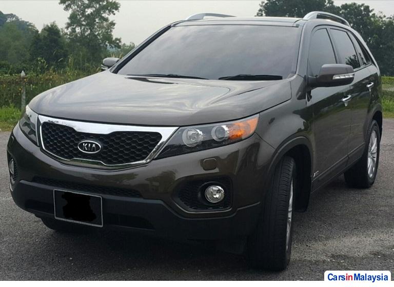 Kia Sorento 2.5-LITER LUXURY FAMILY SUV Automatic 2012 - image 2