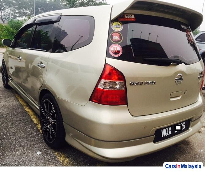 Nissan Grand Livina 2008 - image 2