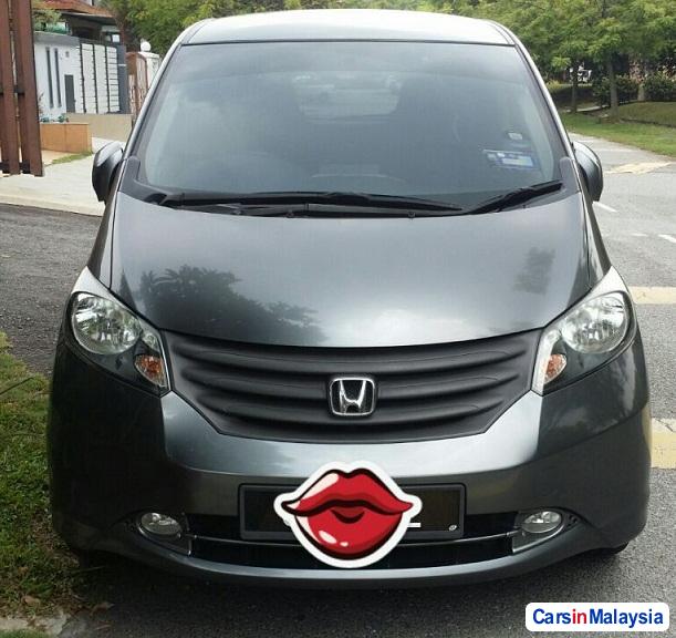 Honda Freed Automatic 2012 - image 2