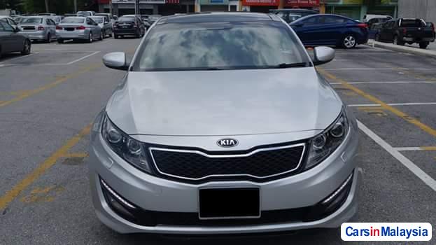 Kia Optima 2.0-LITER LUXURY SEDAN Automatic 2013 - image 2