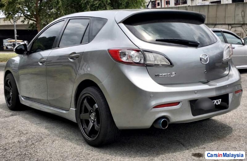 Mazda 3 Automatic 2011 - image 2