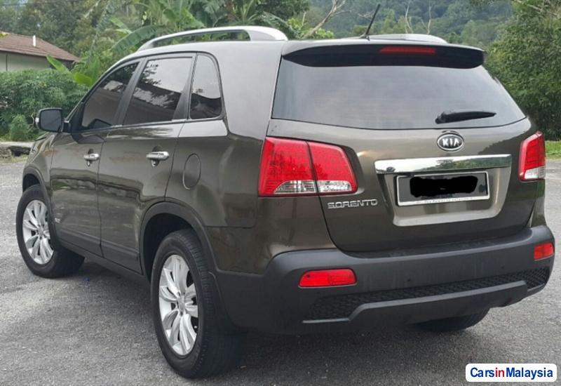 Kia Sorento 2.5-LITER LUXURY FAMILY SUV Automatic 2012 - image 3