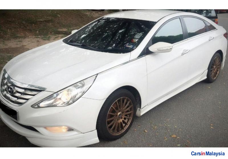Hyundai Sonata 2.0-LITER LUXURY SEDAN Automatic 2012 - image 3