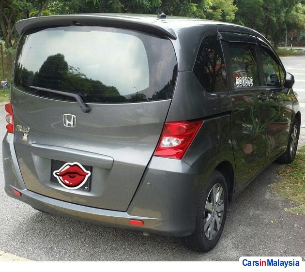 Honda Freed Automatic 2012 - image 3