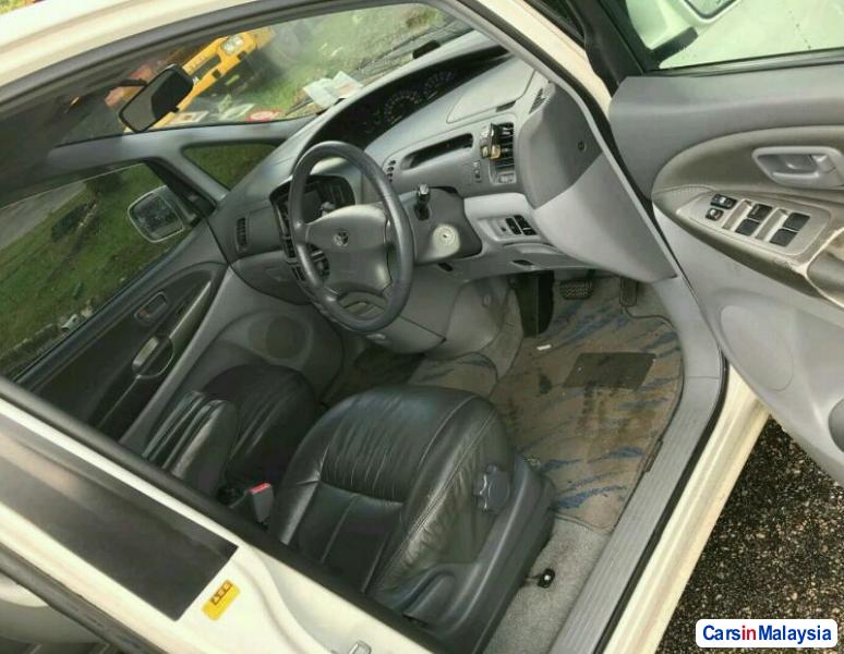 Toyota Estima Automatic 2009 - image 3