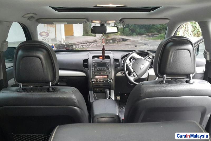 Kia Sorento 2.5-LITER LUXURY FAMILY SUV Automatic 2012 - image 4