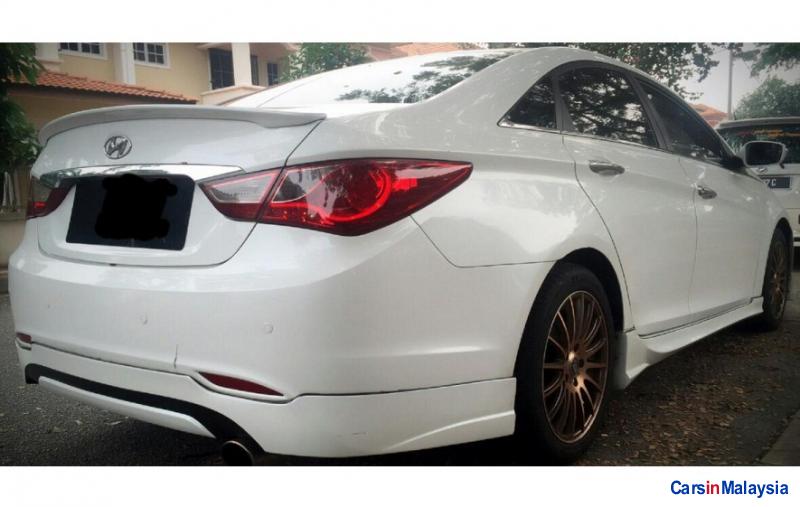 Hyundai Sonata 2.0-LITER LUXURY SEDAN Automatic 2012 - image 4