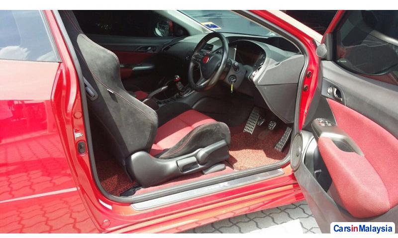 Honda Civic 2.0-LITER LUXURY SEDAN Manual 2012 - image 4