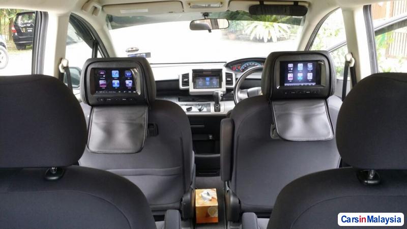 Honda Freed Automatic 2012 - image 6