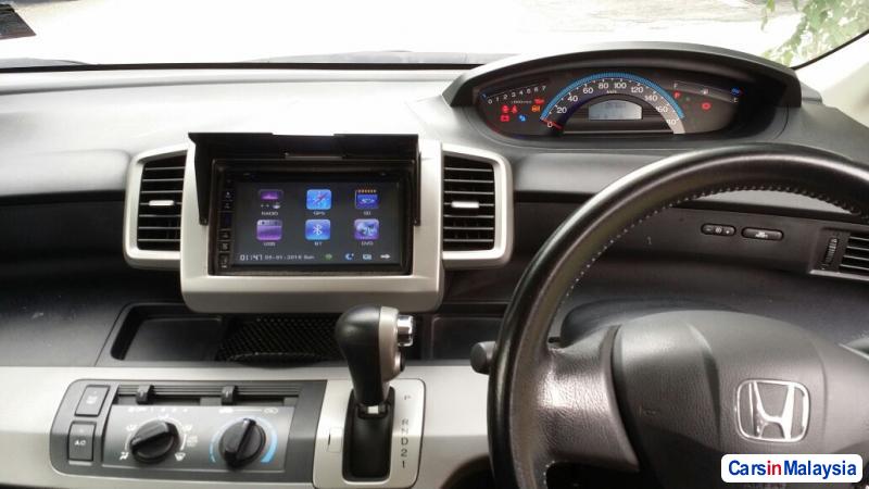 Honda Freed Automatic 2012 - image 7