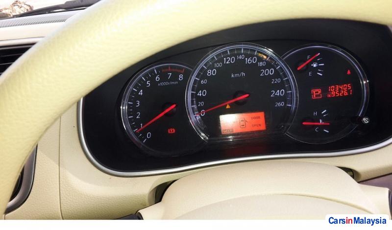 Nissan Teana 2.0-LITER LUXURY SEDAN Automatic 2013 - image 8