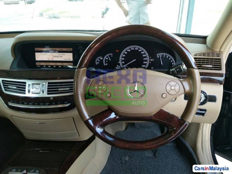 Mercedes Benz S300L Automatic 2011 - image 10