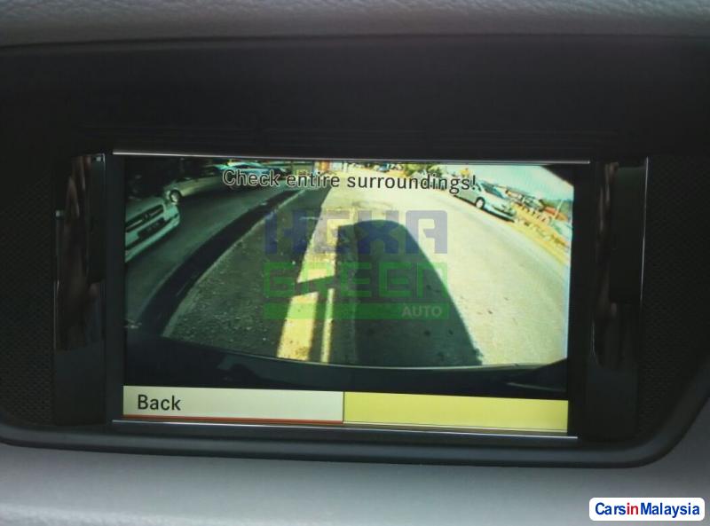 Mercedes Benz E200 CGI Automatic 2012 - image 11