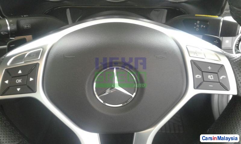 Mercedes Benz E250 CGI Automatic 2013 - image 11