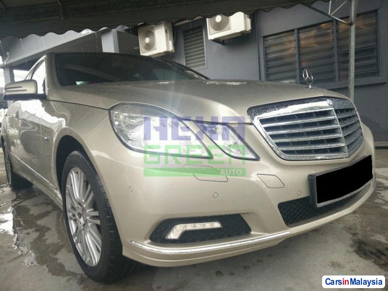 Mercedes Benz E200 CGI Automatic 2010 - image 2