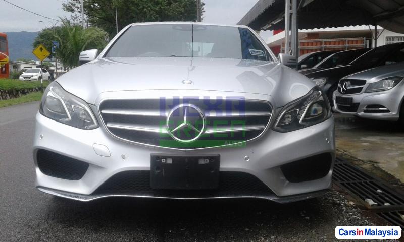 Mercedes Benz E250 CGI Automatic 2013 - image 2