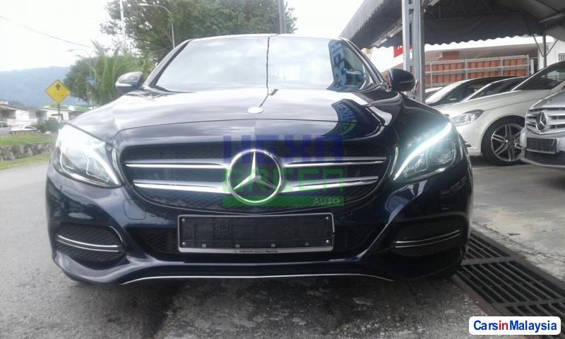 Mercedes Benz C-Class Automatic 2015 - image 2