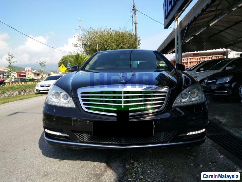 Mercedes Benz S300L Automatic 2011 - image 2